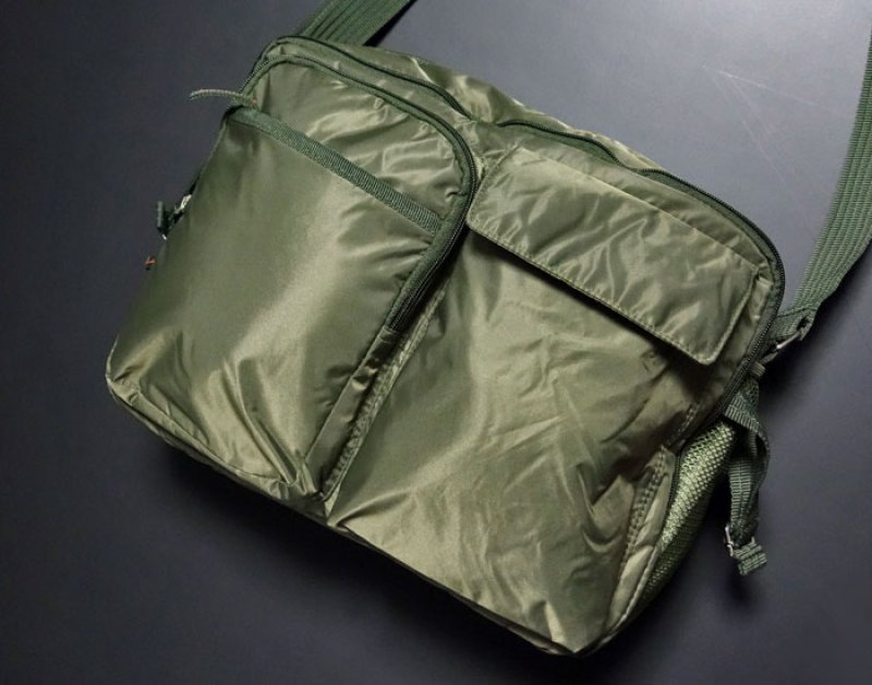画像1: ミリタリーバッグ ナイロン ショルダーバッグ 大 メンズ 斜めがけ MA-1 タイプ 新品 / オリーブ