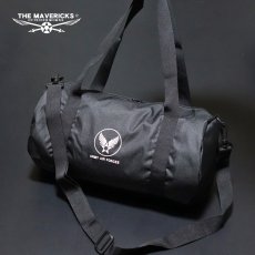 画像1: THE MAVERICKS 肩がけ 2WAY ミリタリー ドラムバッグ 米空軍 ARMY AIRFORCE 新品 ブラック 黒 ボストンバッグ (1)